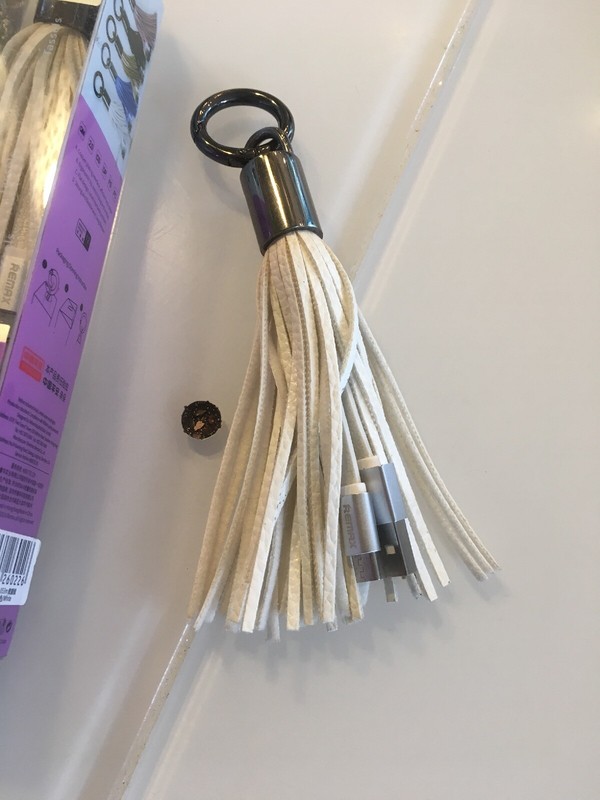Lot 5 New NIB White Tassel bag charm purse Ring Data Cable sets gallery