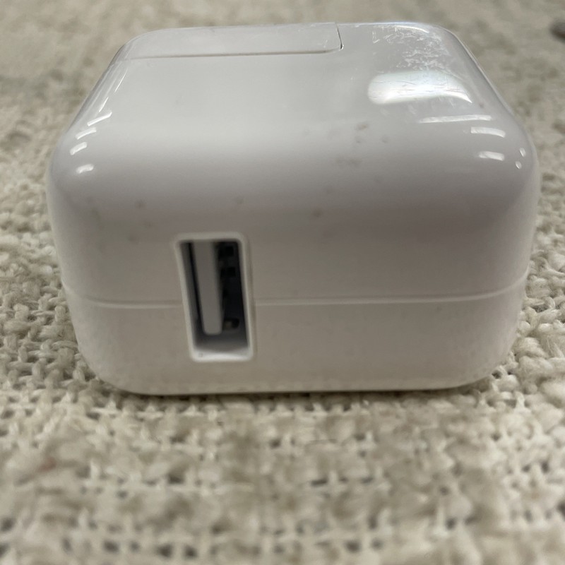 Apple 12W USB Power Adapter Model A1401 gallery
