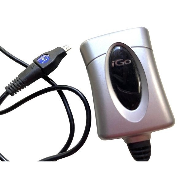 iGo Universal Charger Adapter A97 Tip Silver Black For Devices With Micro USB