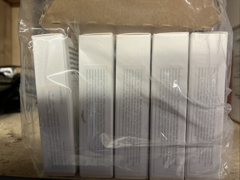 New Genuine Apple Lightning to USB Cable 1m MXLY2AM/A A1480 Retail Box Of 10 gallery