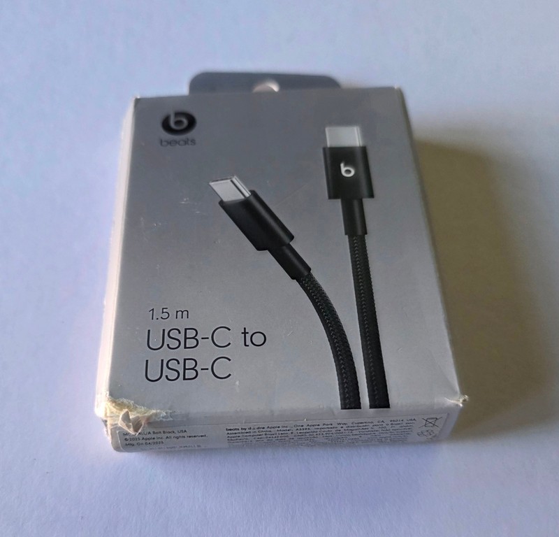 NEW Original Black Apple Beats USB-C to USB-C 1.5m (5ft) Woven Cable MDGA4LL/A gallery