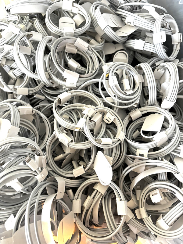 Lot of 25 New Genuine Apple‎ USB-C to Lightning Cables MM0A3AM/A
