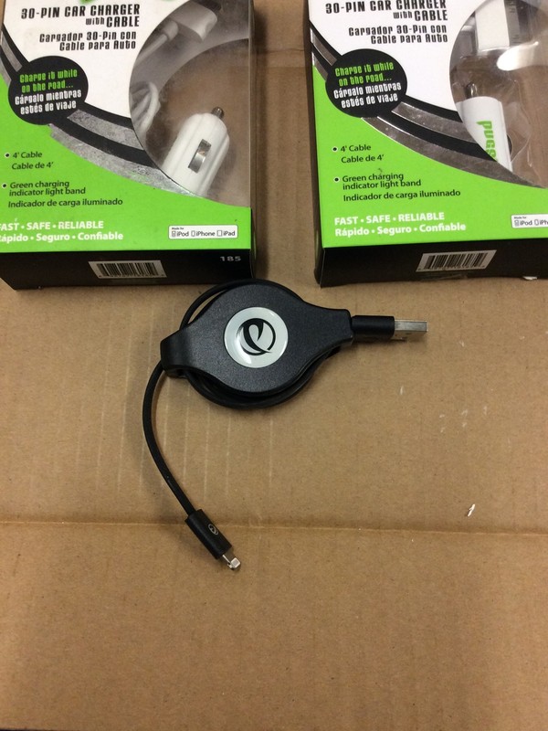 X2 iPhone IPad IPod Fast Car Charger Pugs 4' Cable 30-Pin 12 Volt iPhone 4 Type gallery