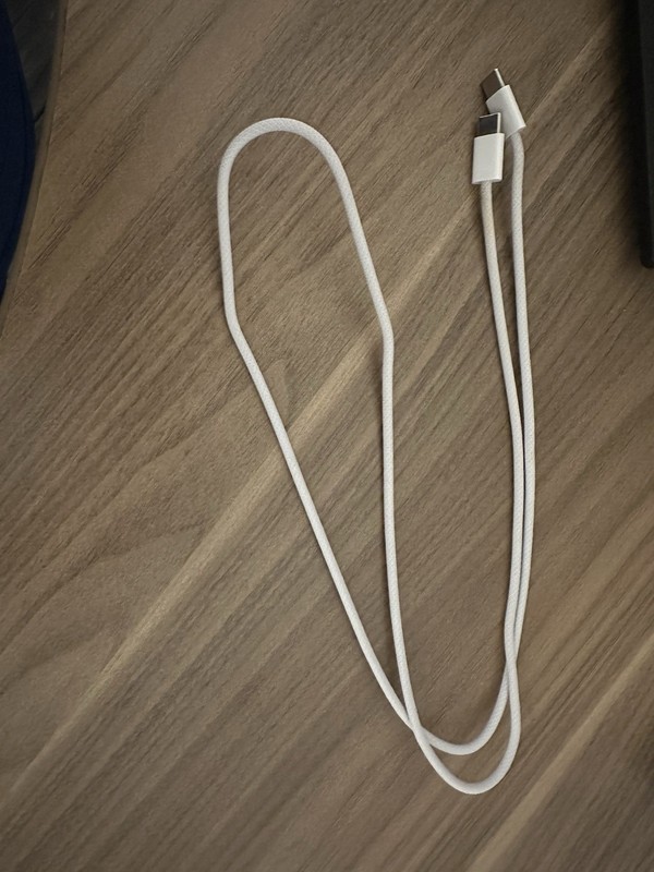 Authentic Apple 60W USB-C Charge Cable (1 m)