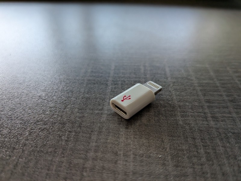 Micro USB Adapter – Apple adapter White