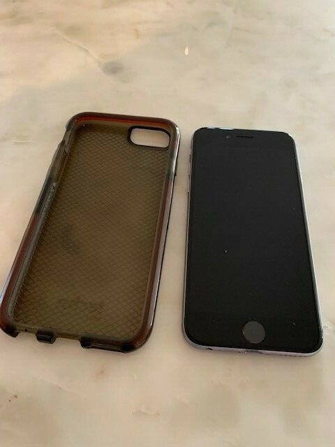 APPLE iPHONE 6 EXCEPTIONAL CONDITION, PROTECTIVE SLEEVE & CHARGER 16GB, SILVER gallery