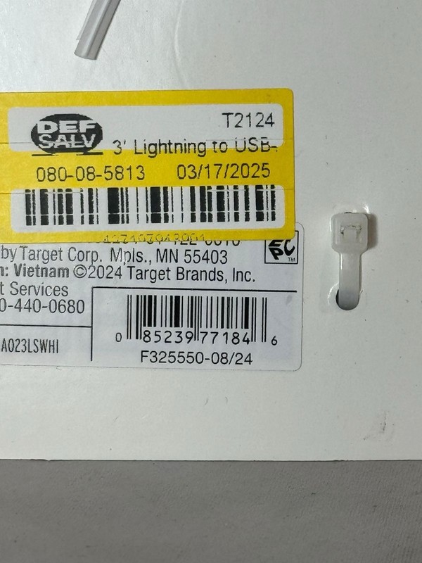 dealworthy™ - 3' Lighting to USB-A Charging Cable - White gallery