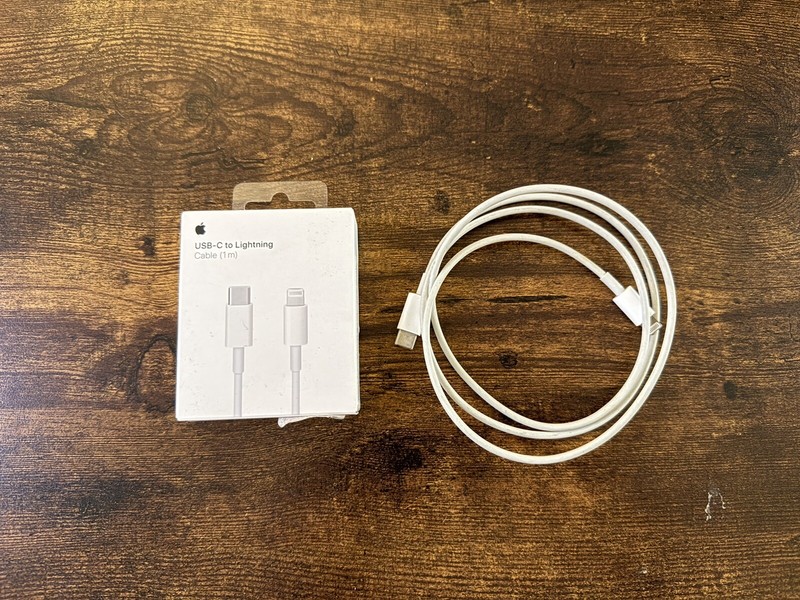Apple USB-C to Lightning Cable 1m for iPhone – 1 meter authentic Apple cable