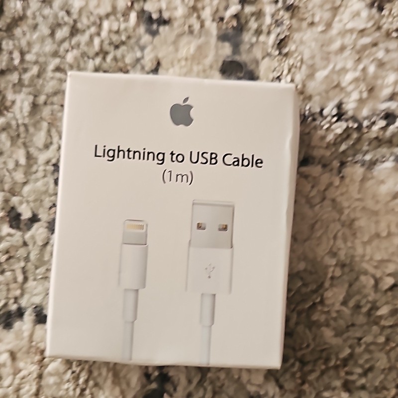 White 1m Apple Lightning to USB Charging Cable 2 Ports MD818ZM/A Universal