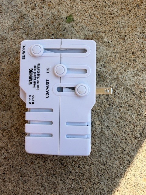 DYNEX DX-Tadpcon Adapter and Converter Combo Unit gallery