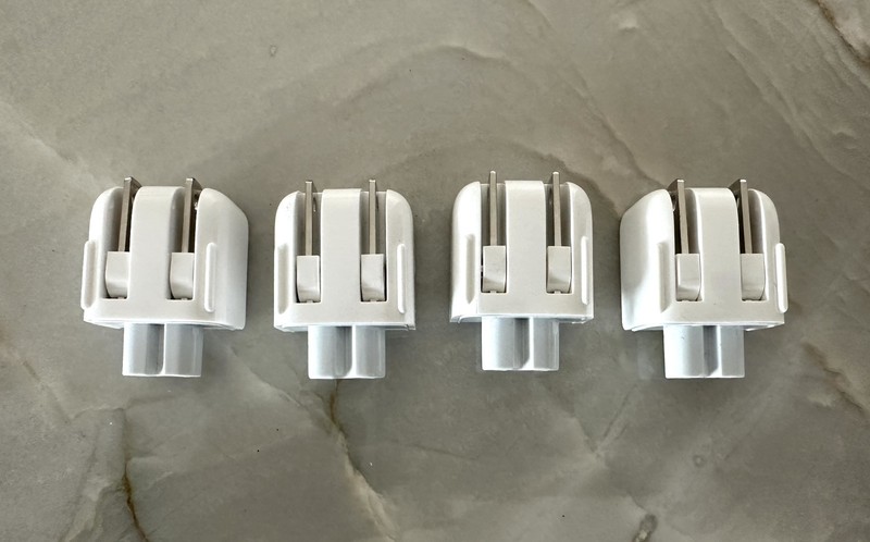 Lot Of 4 Duck Head 2.5A 125v 2-Prong AC Wall Power Adapters For Apple