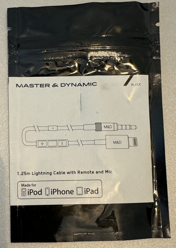 Master & Dynamic M&D Lightning to 3.5mm Audio Cable w/ Remote Mic MFi-Certified