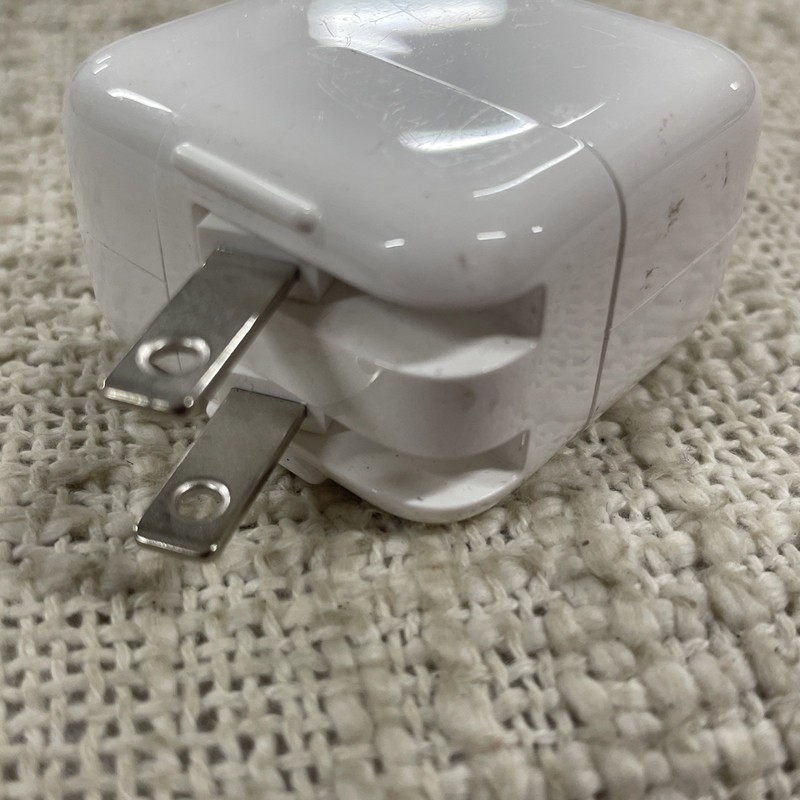 Apple 12W USB Power Adapter Model A1401 gallery