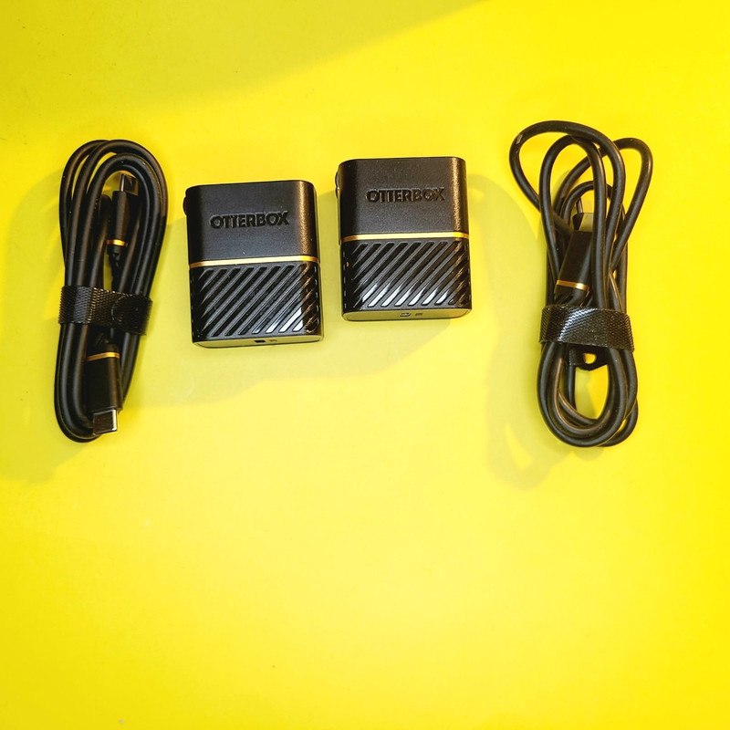 LOT OF 2 OTTERBOX OBFTC-0069-B 20W WALL CHARGER + CABLE TYPE C FAST CHARGE 1PORT gallery