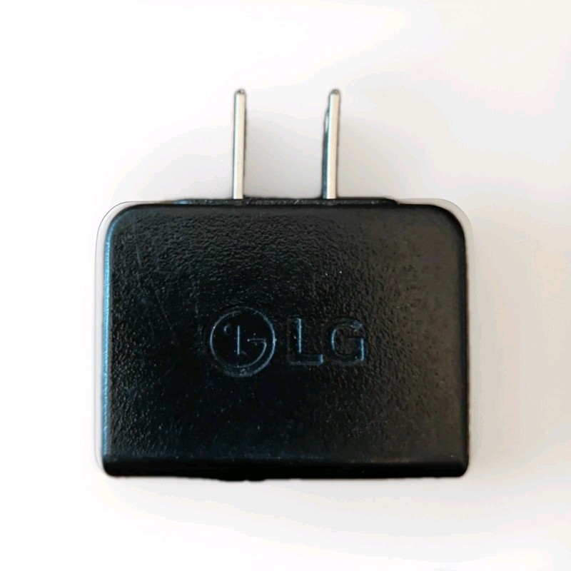 LG (STA-U17WRE) 5V 0.7A Travel Adapter for USB Devices – Black