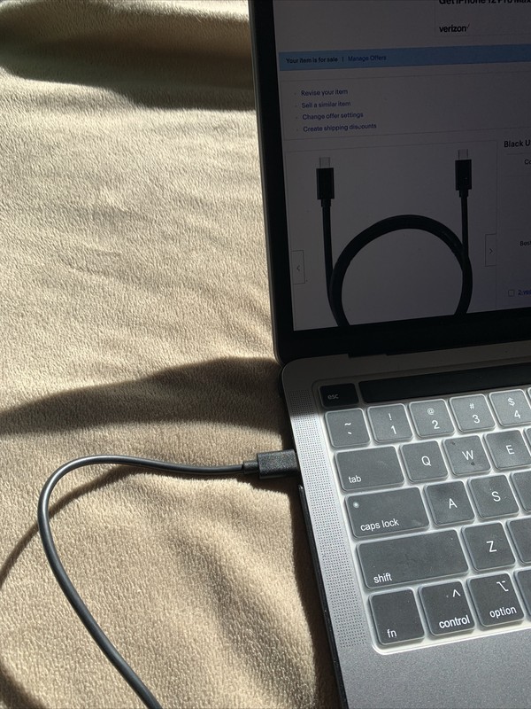 Black USB-C to USB-C Cable 1m length Universal 