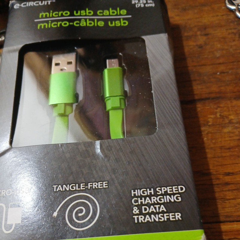 NEW E-CIRCUIT MICRO USB CABLE 2.1 AMP 29.25 INCHES BLACK GREEN PURPLE