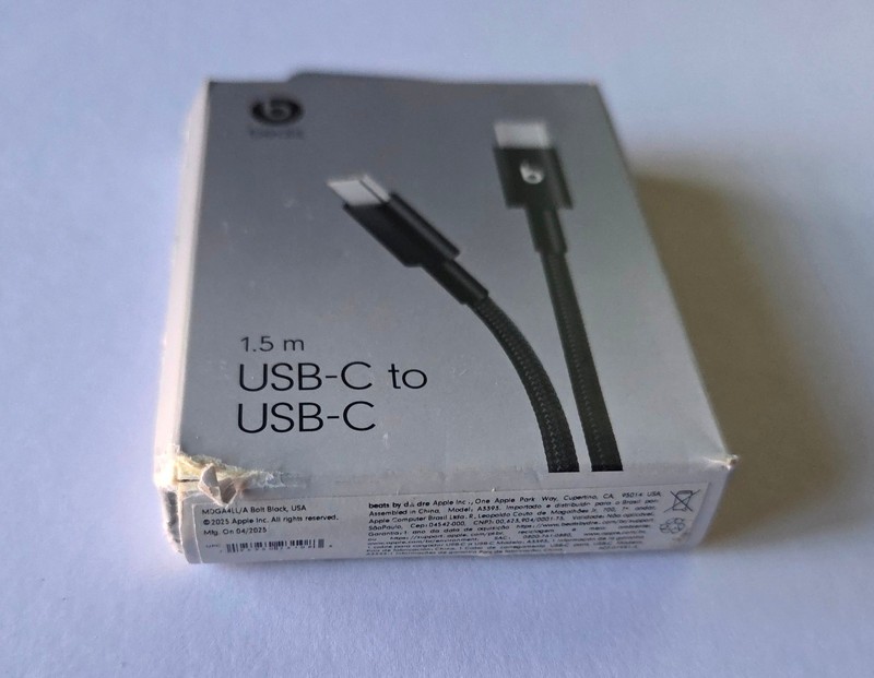 NEW Original Black Apple Beats USB-C to USB-C 1.5m (5ft) Woven Cable MDGA4LL/A gallery