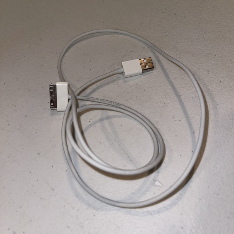 Apple 30-Pin to USB Cable Charging & Data Sync – Used Not Tested