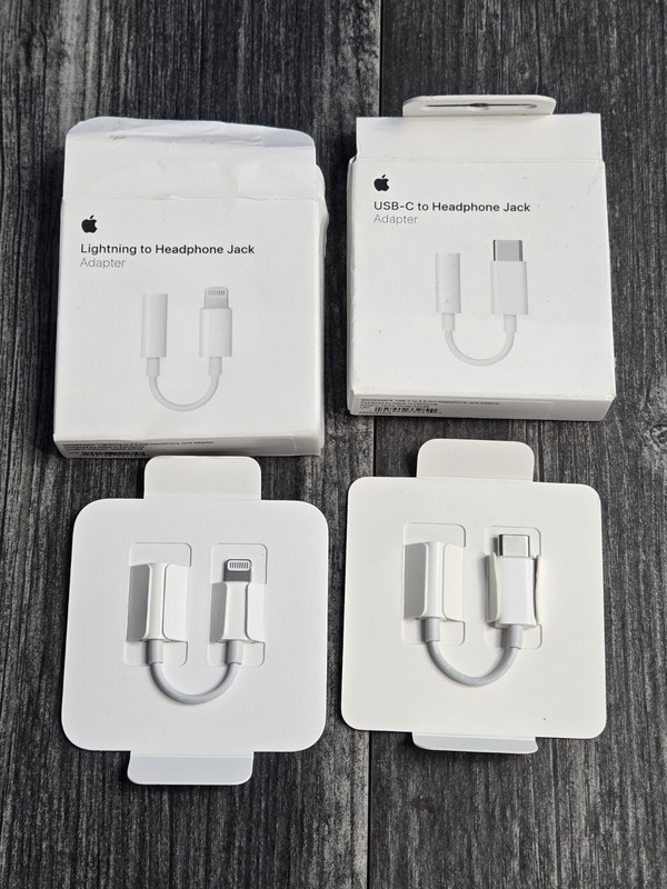 Lot Of 2: Apple USB-C to Headphone Jack Adapter A2049 & Lightning To Jack