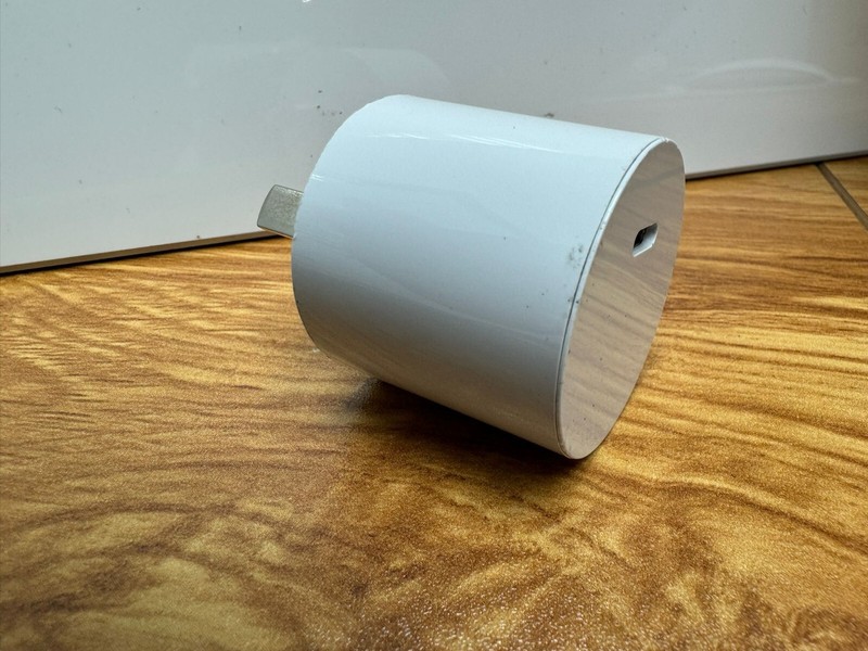 Meta Wall Charger usb-C Fast Charging Cube 18W for Australia gallery