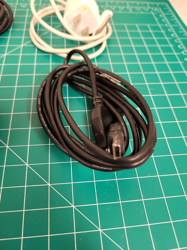 Lot 6 Cell Phone Chargers Cables Samsung Motorola Apple USB-C Mini USB Sync Data gallery