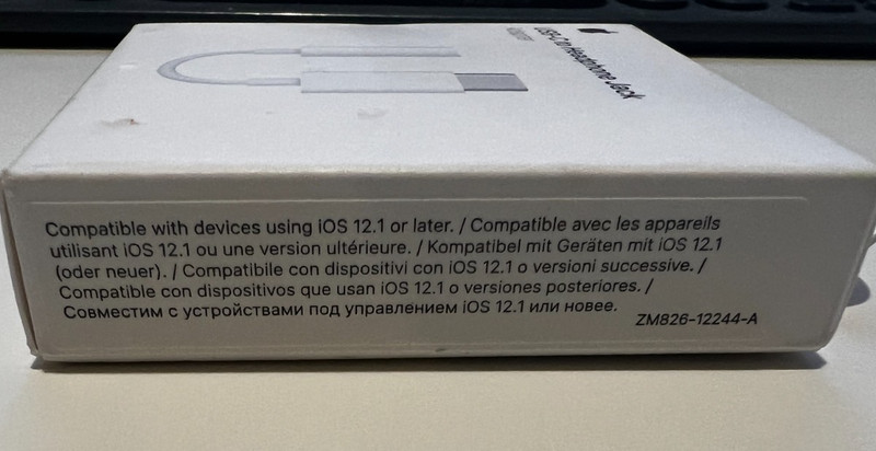 NEW IN BOX - Apple USB-C to 3.5mm Headphone Jack Audio Adapter, White (A2049) gallery
