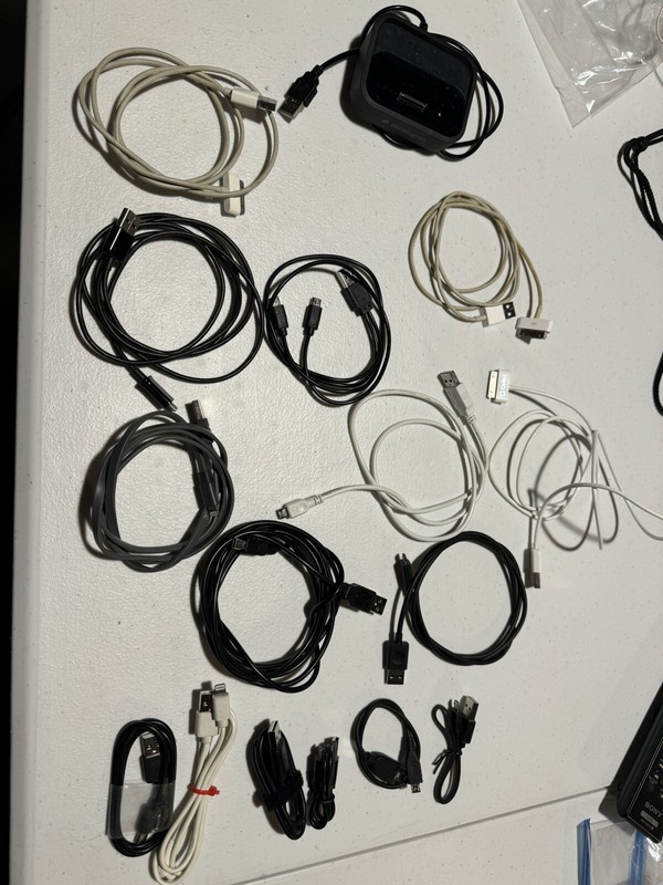 LOT OF 16 Assorted USB Cable Charging Cords for iPhone Samsung Gaming