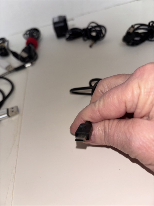 Lot Of 8 Various Charger Cords gallery