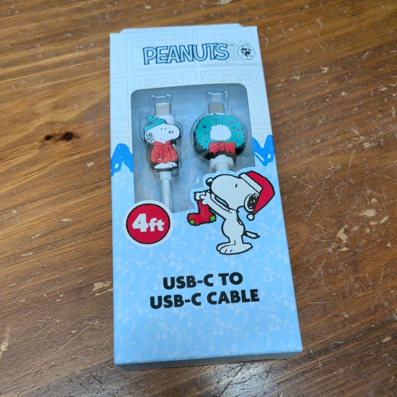 Peanuts Snoopy 4Ft USB-C To USBC Charger Cable Devices Holidays Christmas NIB