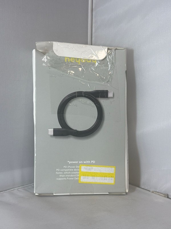 heyday 4ft USB-C to USB-C Round Cable - Black gallery