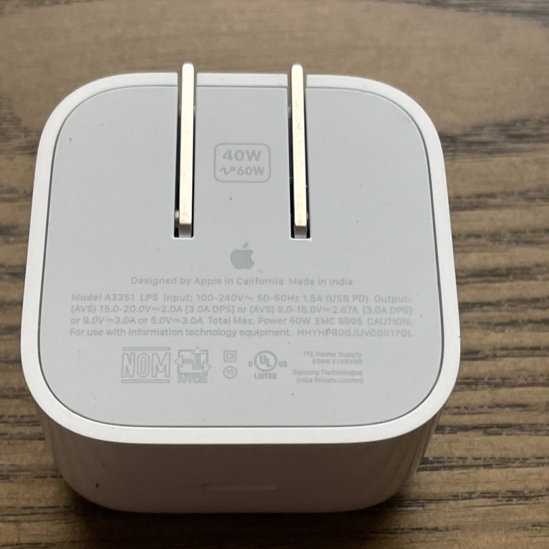 GENUINE Apple (2025) 40W Dynamic Power Adapter – Open Box