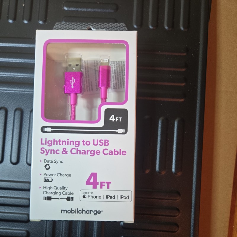 Mobilcharge 4 Ft Lightening to USB Sync & Charge Cable- PINK