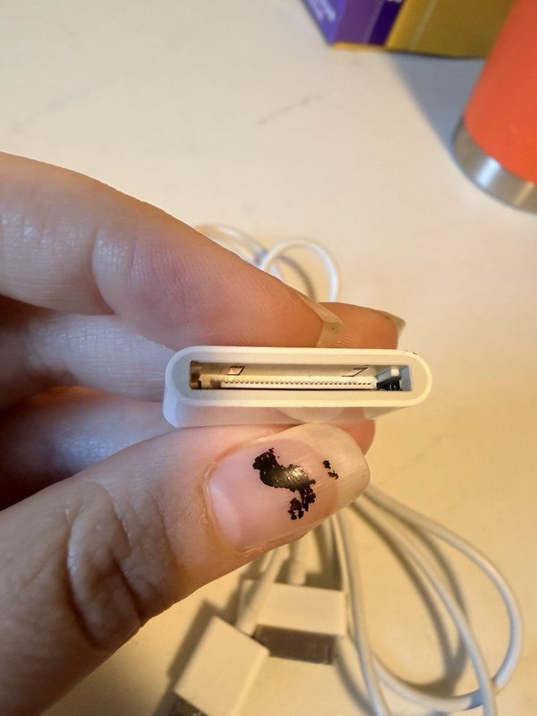 Apple 30-Pin Charging Cable with Apple Lightning to 30-Pin Adapter gallery