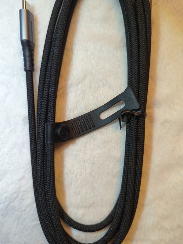 The INIU DI-D7CC SwooshCord 240W USB-C to USB-C Cable (2-Pack) Black Cords gallery