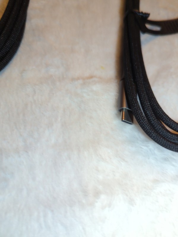 The INIU DI-D7CC SwooshCord 240W USB-C to USB-C Cable (2-Pack) Black Cords gallery