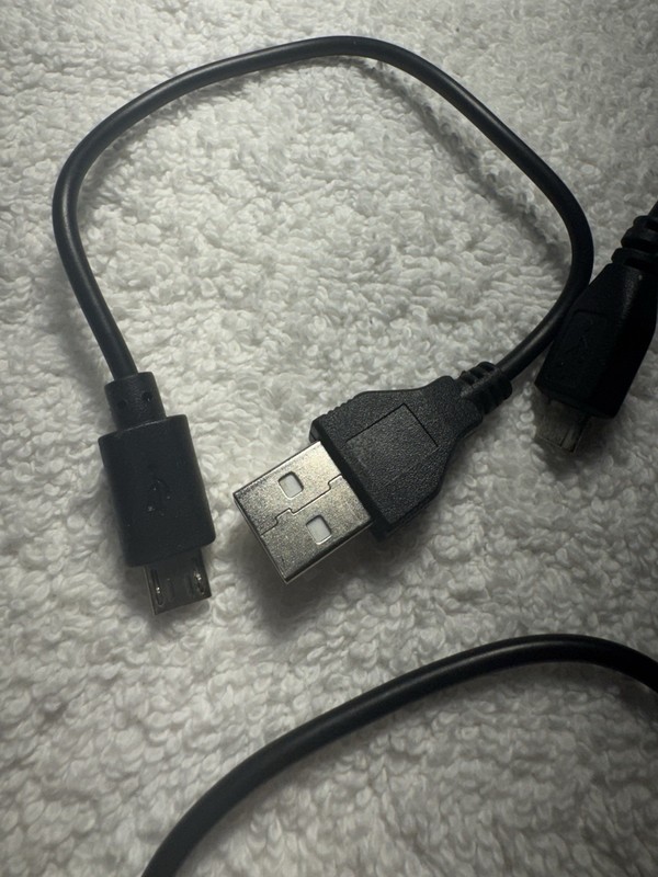 Lot of 4 Mixed Short Cables 3 USB-A to Micro-USB Cables and 1 USB Type C Cable gallery