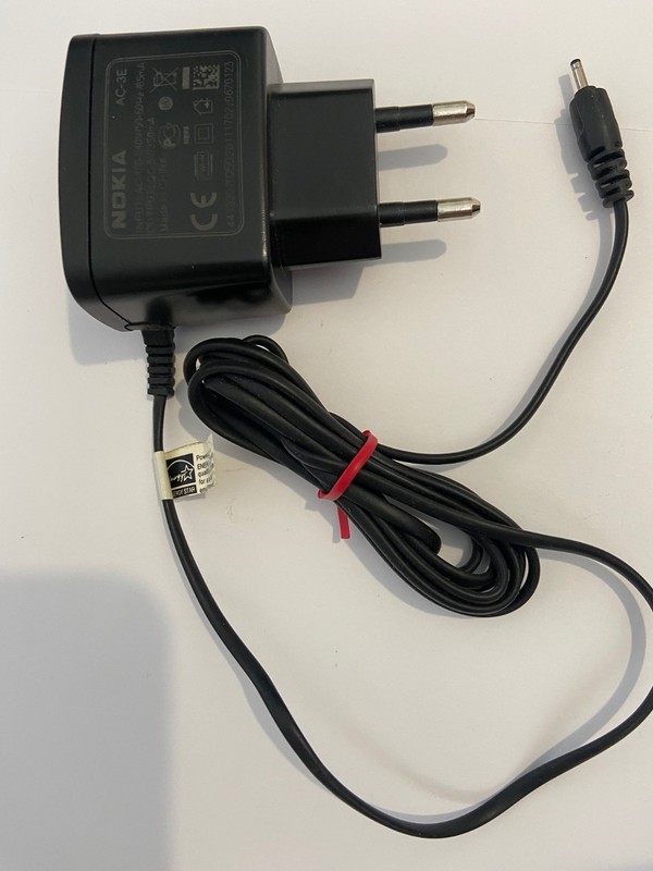 Nokia AC-3E Original 2mm Series AC Mains Charger Adapter in Black European Plug gallery