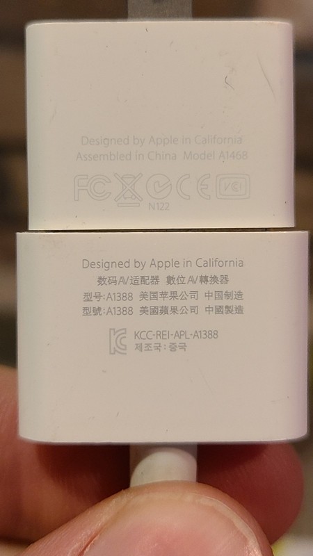 OEM Apple 30 Pin To Lightning Adapter A1468 Connector 30-PIN to HDMI A1388 (Y8) gallery