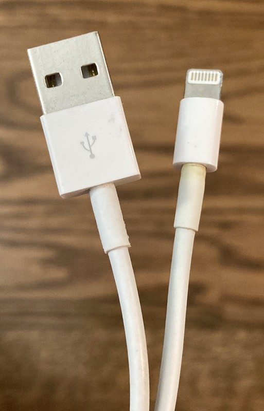 Apple MD818AMA 1M Lightning to USB Cable – White
