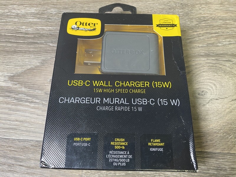 Otterbox 1m/3FT USB-C to USB-C 2.0 Cable & USB-C Wall Charger 15W gallery