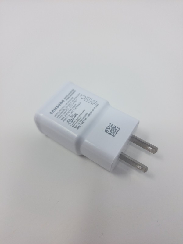Lot of 25 Samsung 10 Watt Single USB Wall Charger- White (EP-TA50JWE)