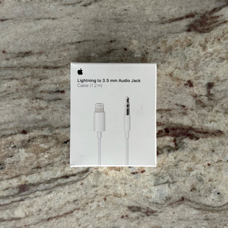 Open Box Genuine Apple Lightning to 3.5mm Audio Jack Cable (1.2 m) White A1879