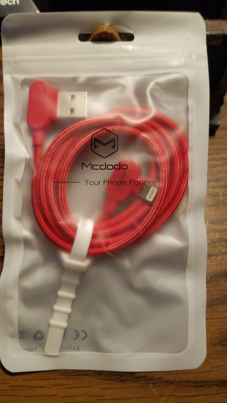 McDodo 90 Degree USB to Apple Compatible Cable 3ft red gallery