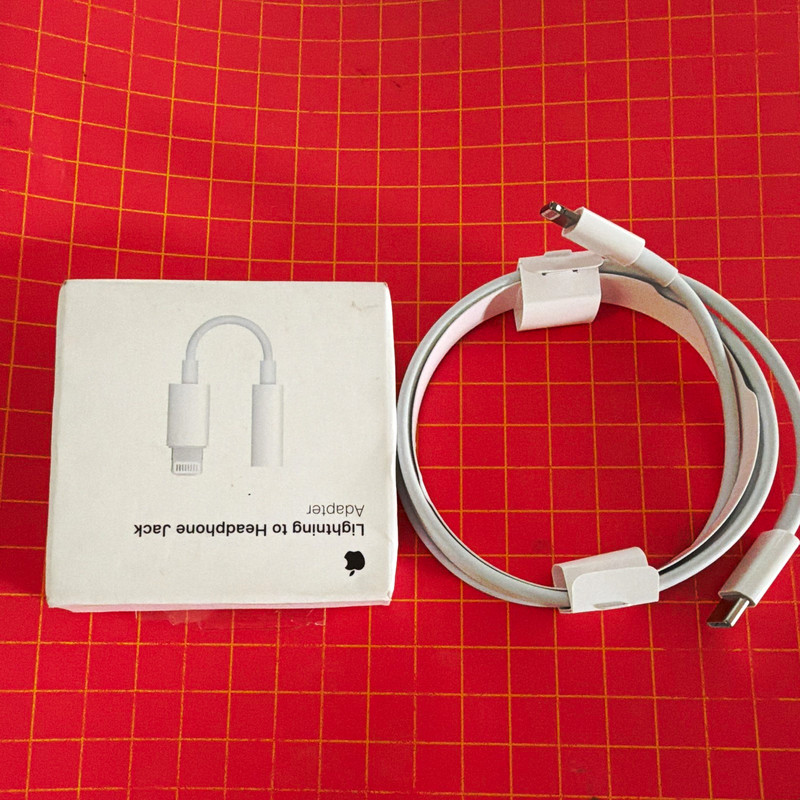 Apple Lightning to 3.5mm Headphone Jack Adapter charging cable USB Cto lightning