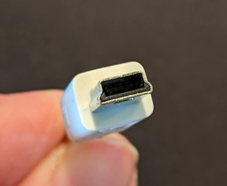Apple USB to 30 Pin Adapter Model A1358 Includes Canon Camera Connector Cable gallery