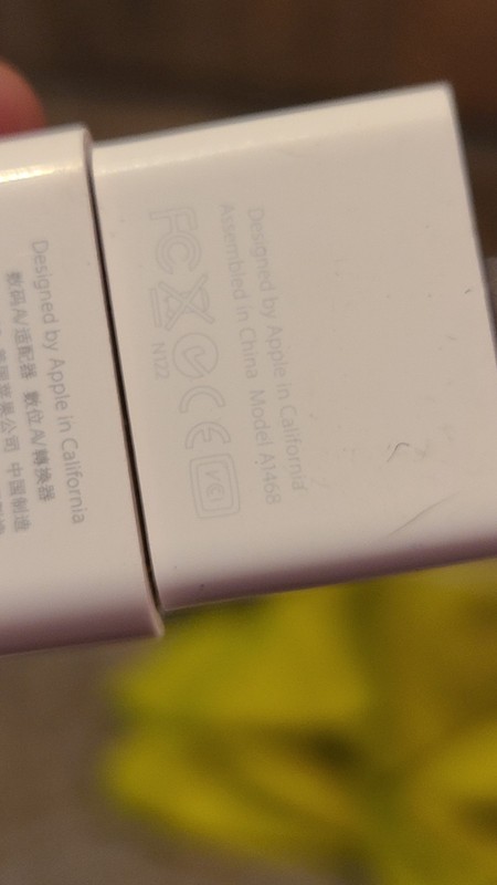 OEM Apple 30 Pin To Lightning Adapter A1468 Connector 30-PIN to HDMI A1388 (Y8) gallery