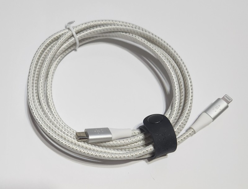 Unused White Belkin Boost Charge Braided USB-C to Lightning Cable 6.6ft/2M gallery