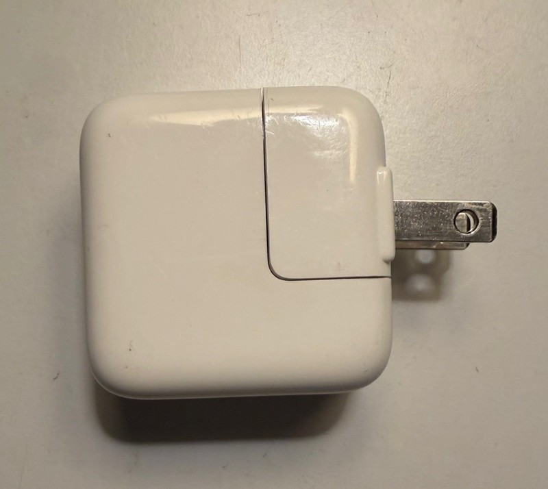 Bretford Apple 30 Pin to USB Replacement Cable with Genuine A1205 Adapter gallery