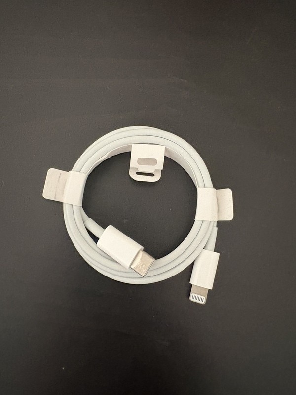 Genuine Apple USB-C to Lightning 1m/3ft Charging cable - White iPhone iPad gallery